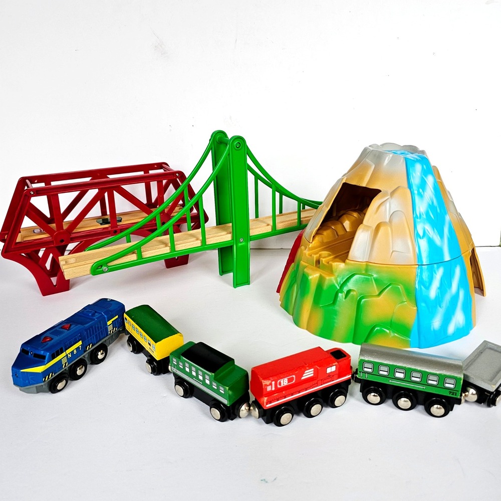 Imaginarium Train Set Bridges Mountain with 6 Piece Magnetic Trains Thomas 1581‎